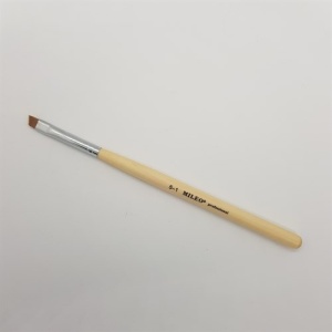 Кисть синтетическая (скошенная) Mileo №5-1