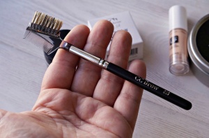 Кисть для бровей двойная с расчёской  D18 CC BROW | LUCAS' COSMETICS